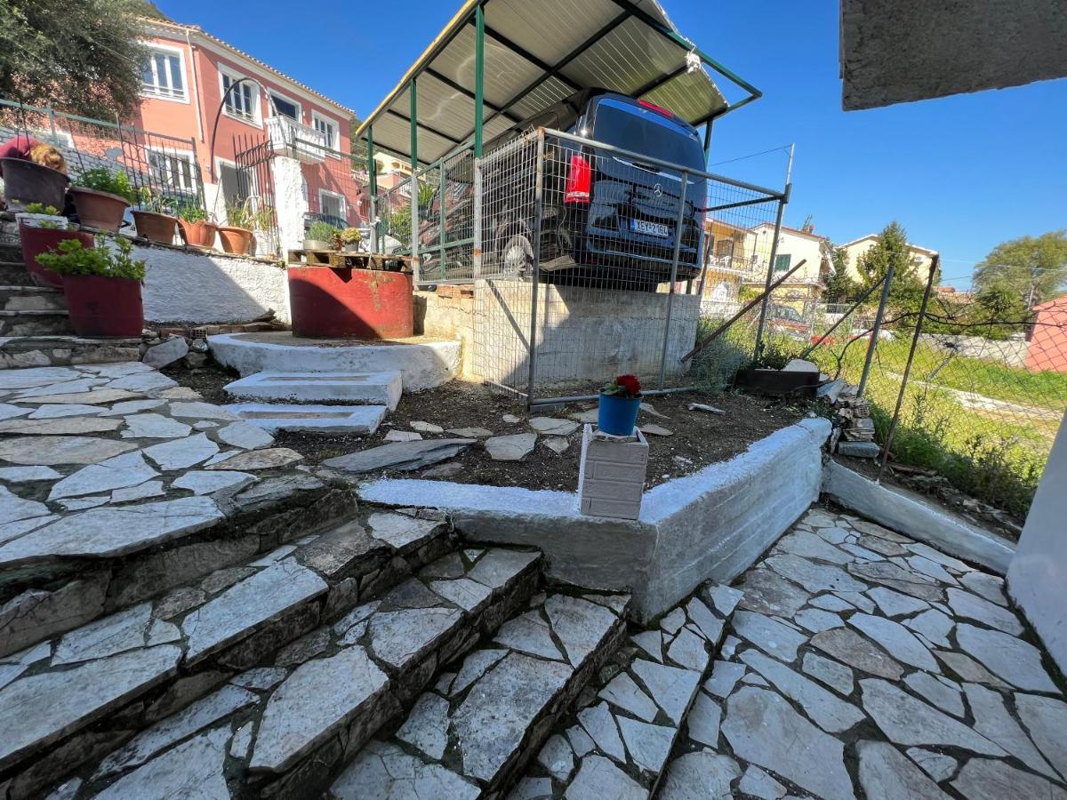 Ciel Apartment, 5 Minutes Walk From Ipsos Beach! Exterior photo